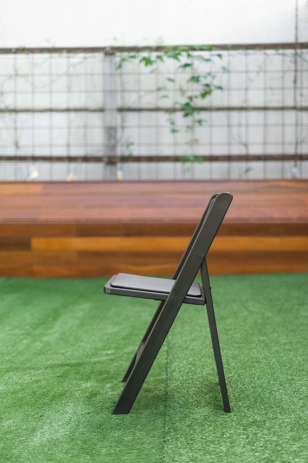 BULK 52  Black Americana Chair