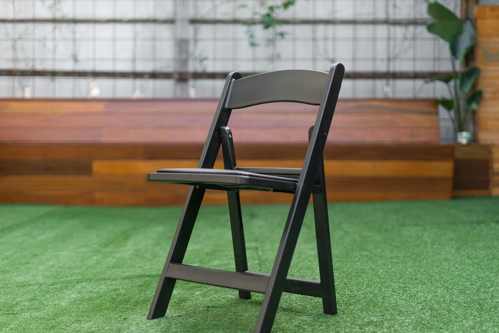 BULK 52  Black Americana Chair