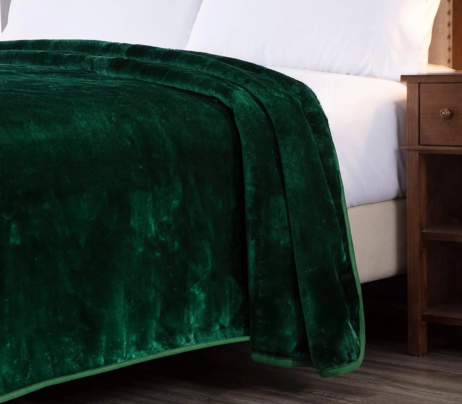 Chezmoi Collection Solid Green Bed Blanket Heavy Thick One Ply Fur Korean Mink Blanket King Size (Oversized Queen) 85"x95", 9-Pound