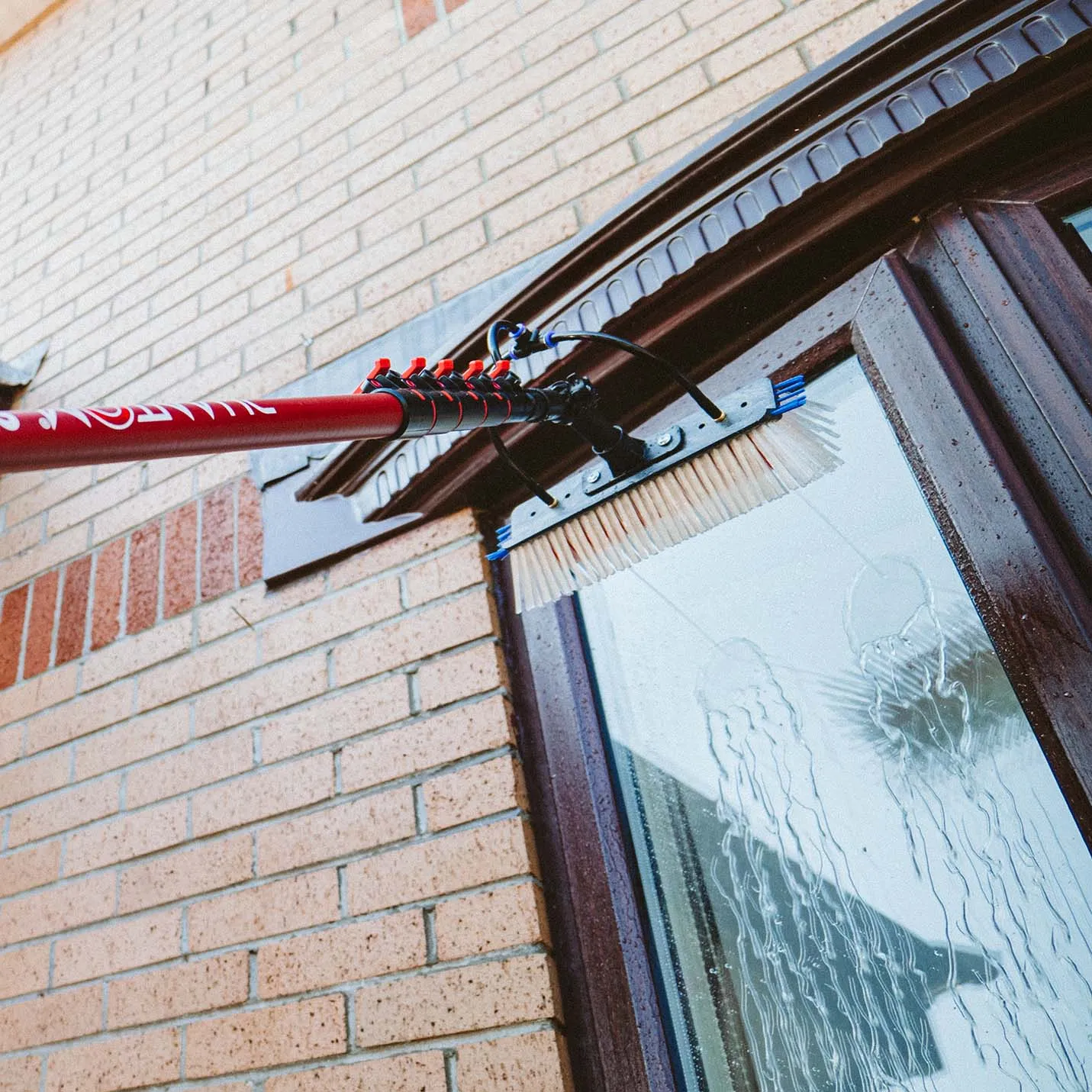 FaceLift® Phantom Water Fed Poles